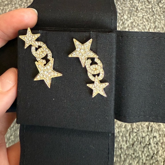 SOLD- CHANEL Gold Star Earrings - Picture 1 of 4